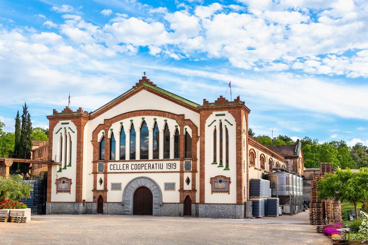 Falset, el poble de Tarragona que decideix com pintes casa teva: aquests són els colors permesos i les multes si no es  compleix