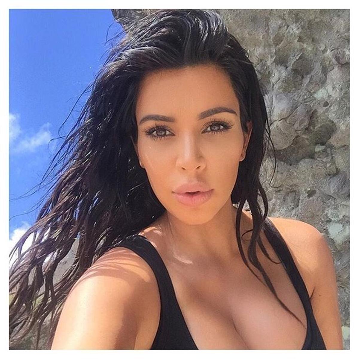 Practica el 'fish gape' de Kim Kardashian