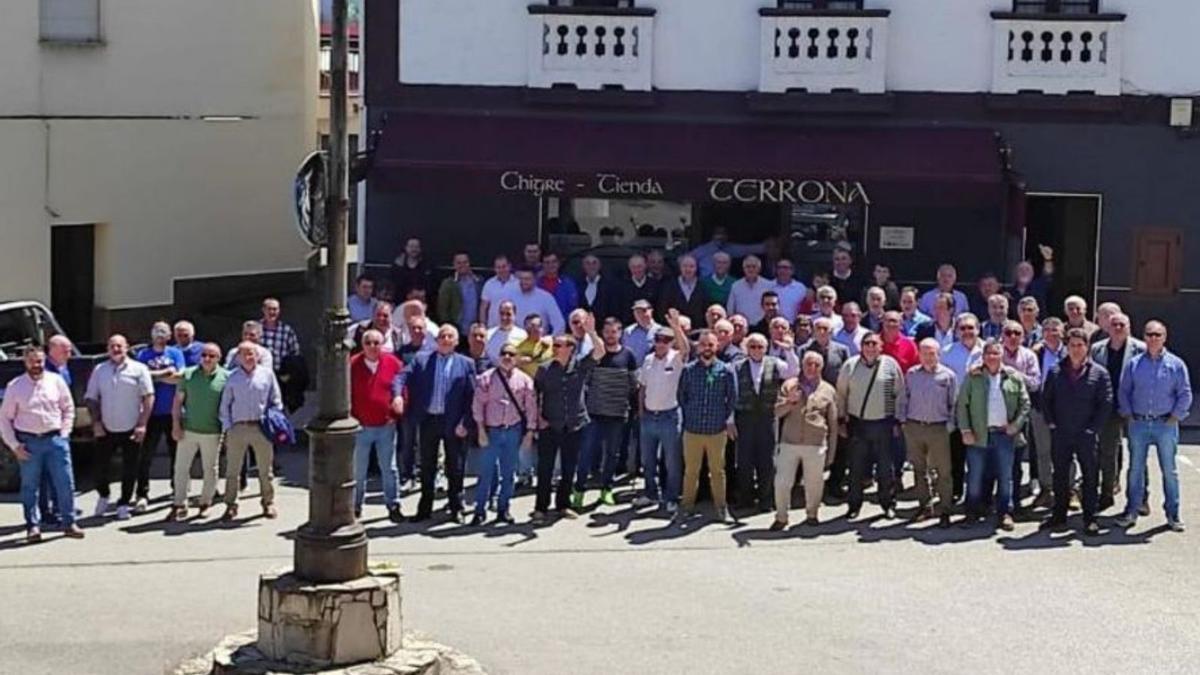 Participantes en el encuentro de los “Fíos de Boo”. | Camporro