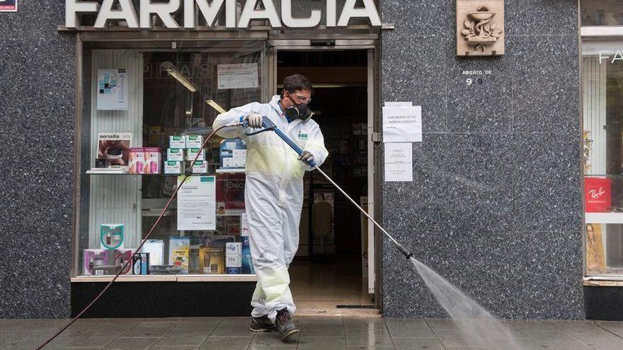 Desinfección de una calle.