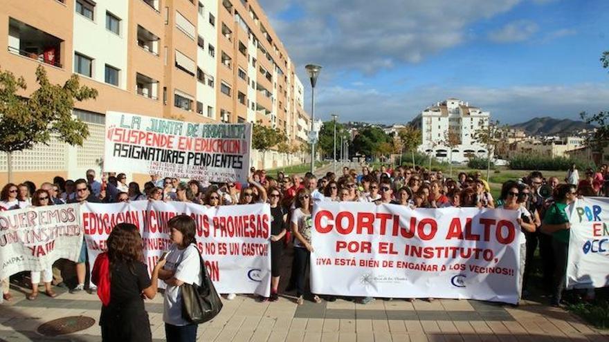 Imagen de una de las manifestaciones de los padres de Teatinos reclamando la construcción de un nuevo instituto.