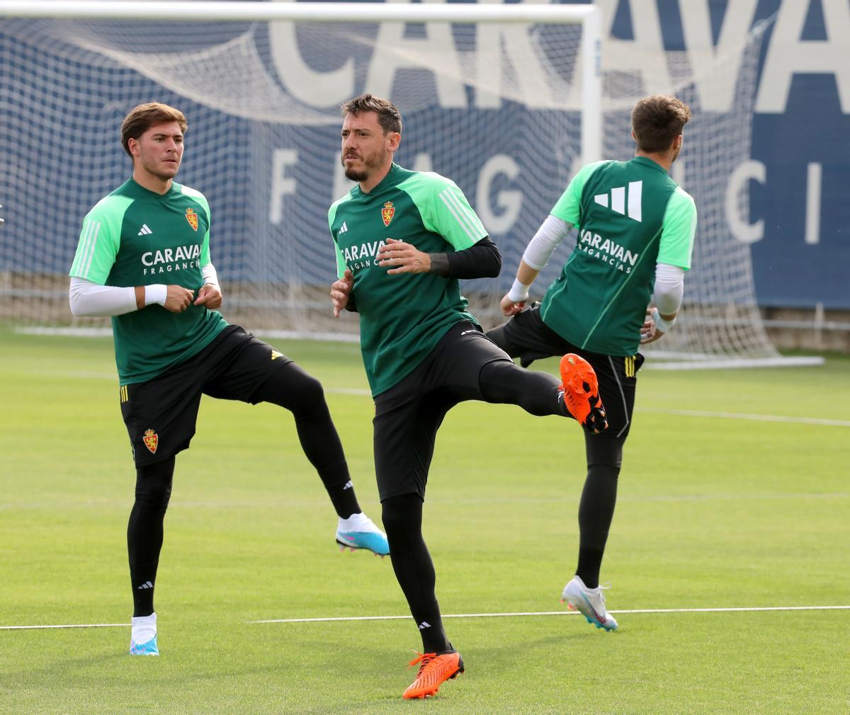 El portero argentino, durante un entrenamiento con el Real Zaragoza.