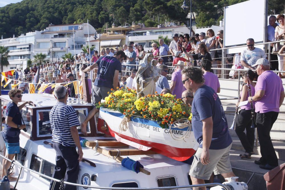 Processó marinera en honor a la Verge del Carme a l''Estartit