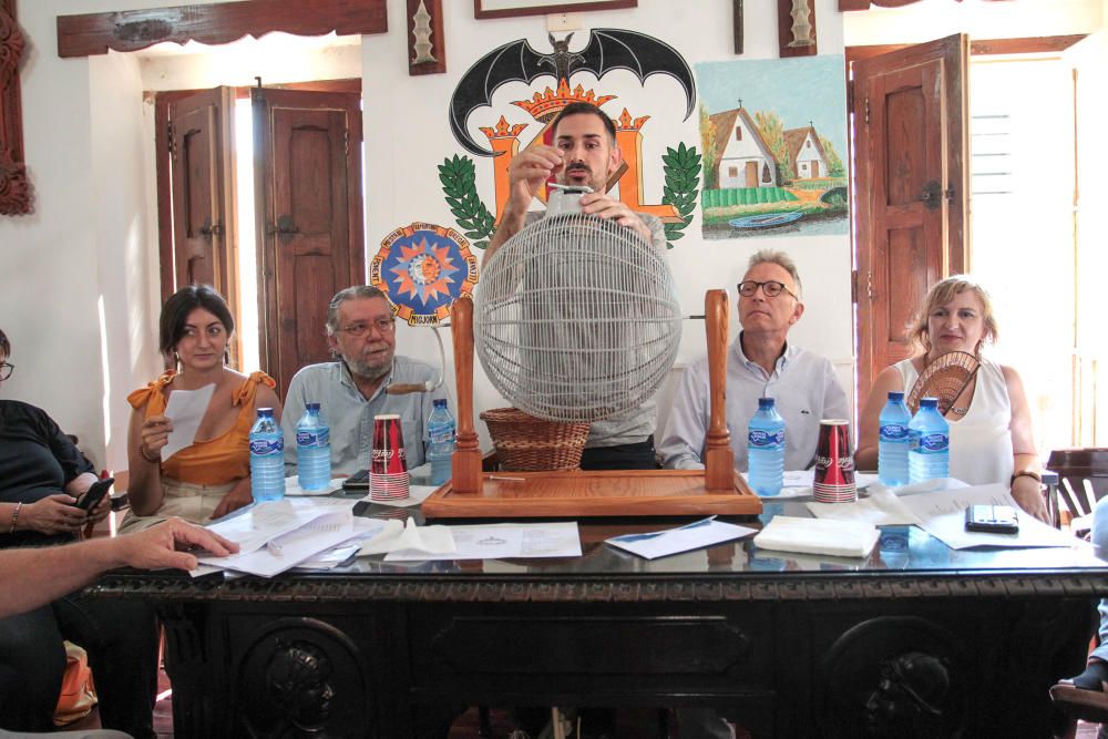 Sorteo de redolins en El Palmar