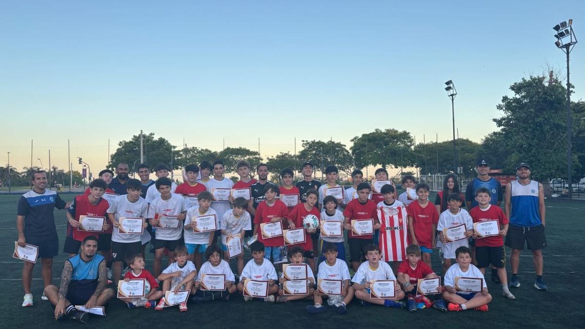 Jóvenes, en el Centro Asturiano de Buenos Aires
