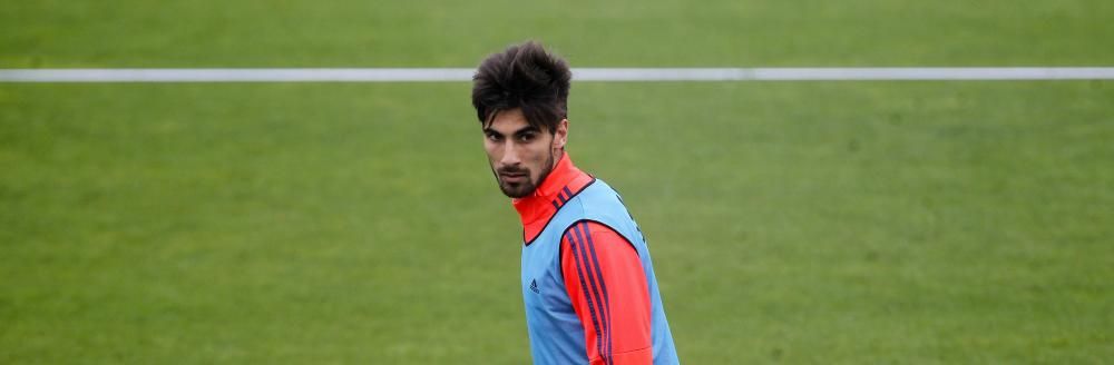 Último entrenamiento del Valencia antes del partido contra el Real Madrid