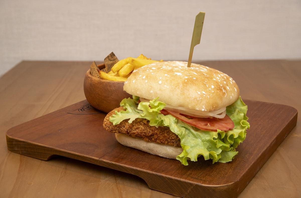 El panchopo, un cachopo en pan de cristal, es otra de las opciones para disfrutar de este producto gastronómico