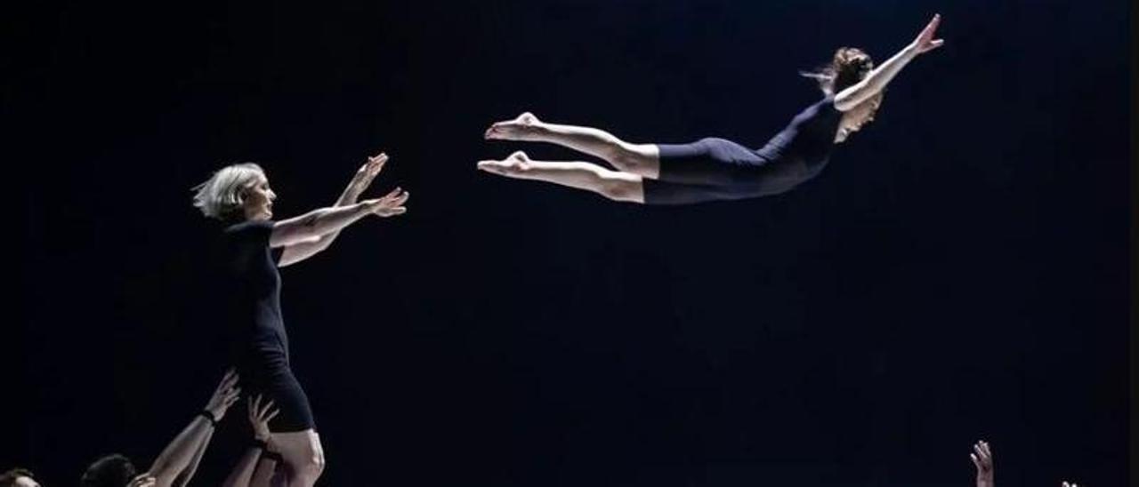 Humans 2.0, un espectáculo entre la danza contemporáneas.
