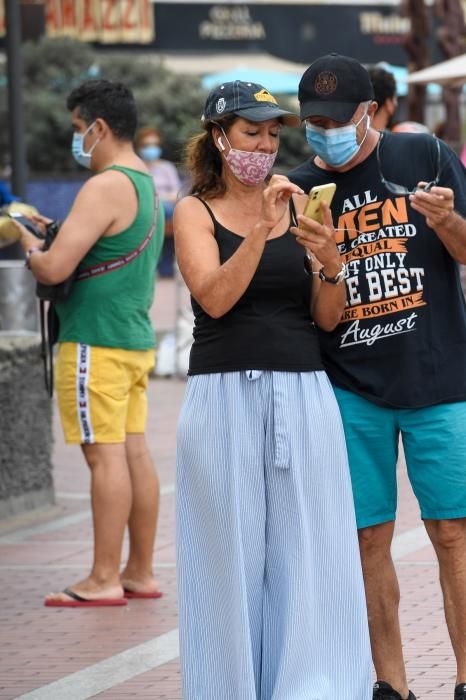 Las mascarillas invaden Las Canteras