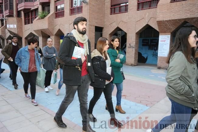 Javier Castillo firma su nueva novela, 'El día que se perdió el amor', en la Casa del Libro de Murcia