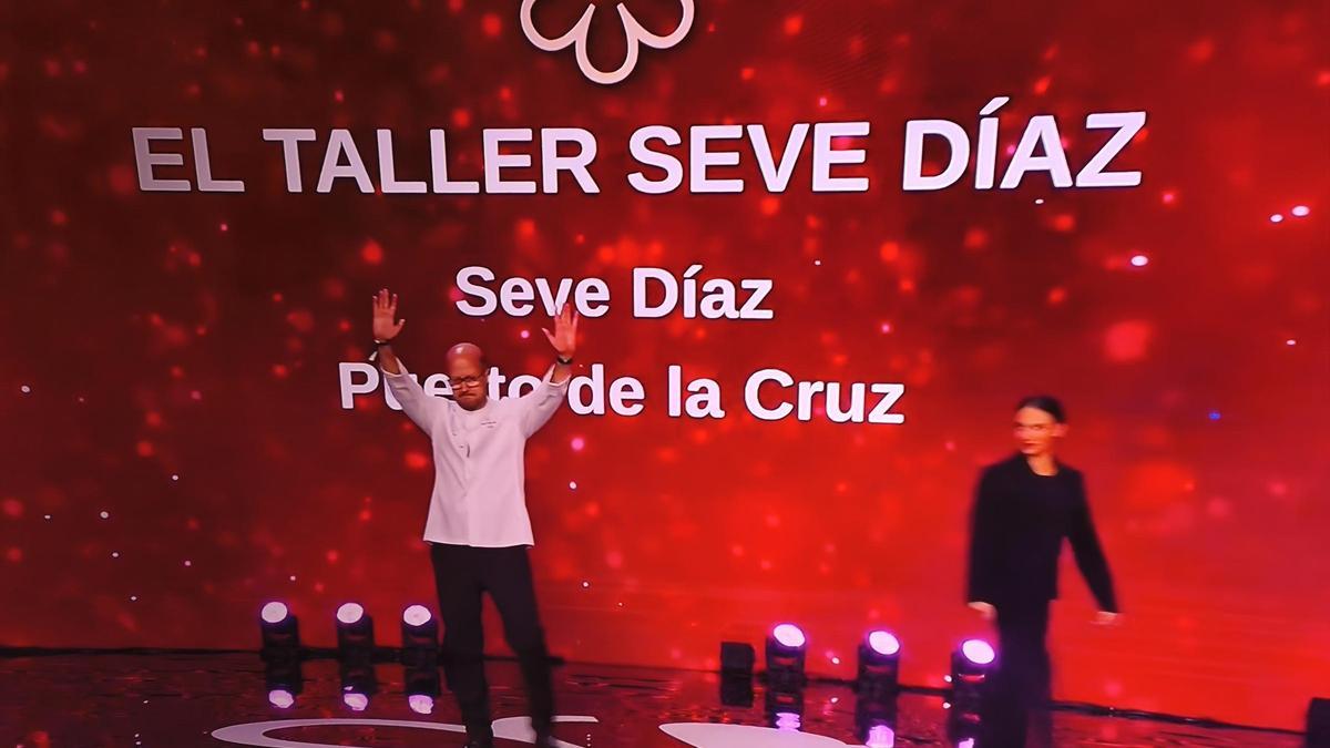 Seve Díaz, recogiendo su galardón.