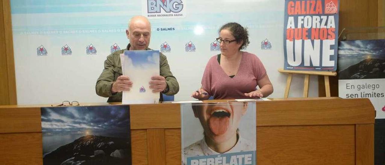 El portavoz del BNG de Catoira, Xoán Xosé Castaño, compareció ayer en rueda de prensa. // Noé Parga