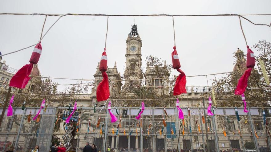 Los fuertes vientos ponen en peligro la mascletà de hoy.