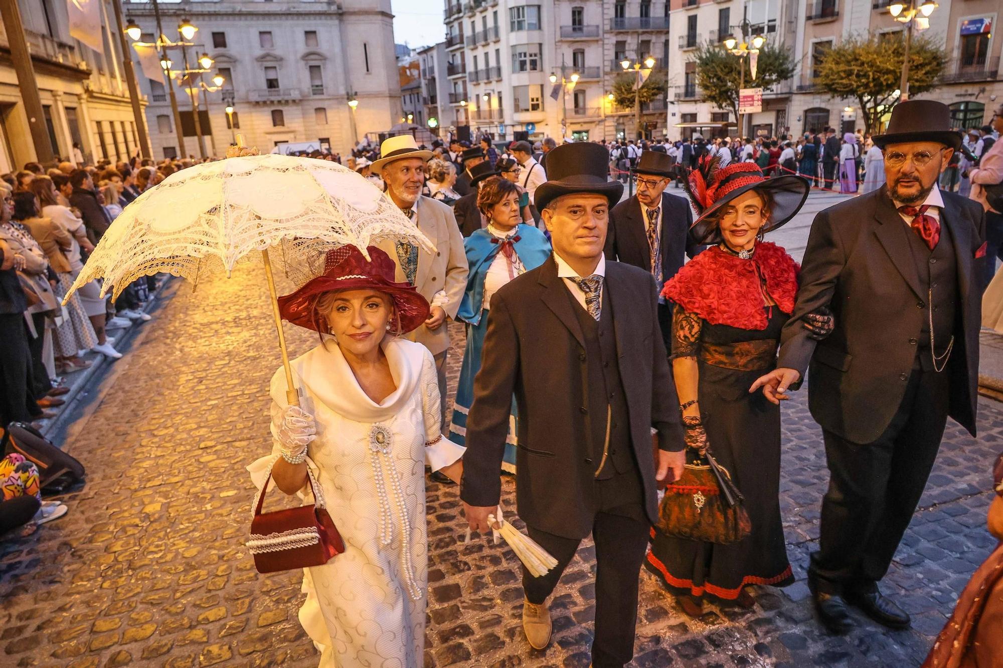 Inicio de la Feria Modernista de Alcoy 2025