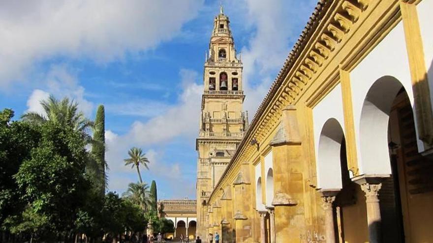 El campanario de la Mezquita-Catedral se iluminará de azul por el día del Daño Cerebral Adquirido