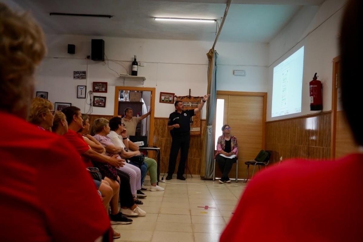 Charlas informativas de bienestar animal, en Badajoz.