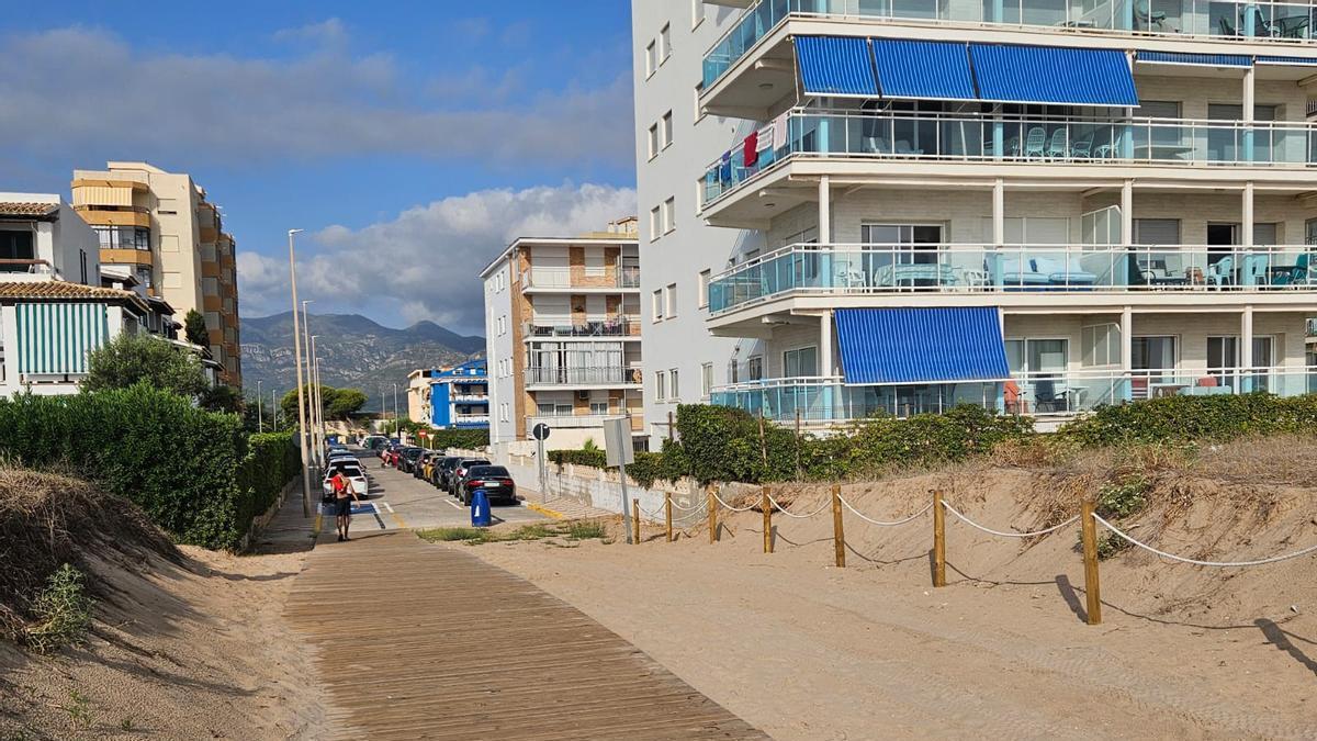 Part de la passarel·la de la platja de Xeraco restaurada