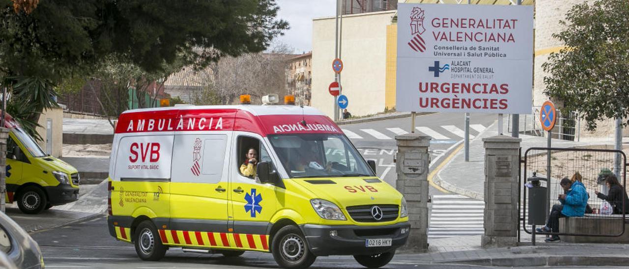 La niña ingresó en el Hospital General de Alicante en estado muy grave.