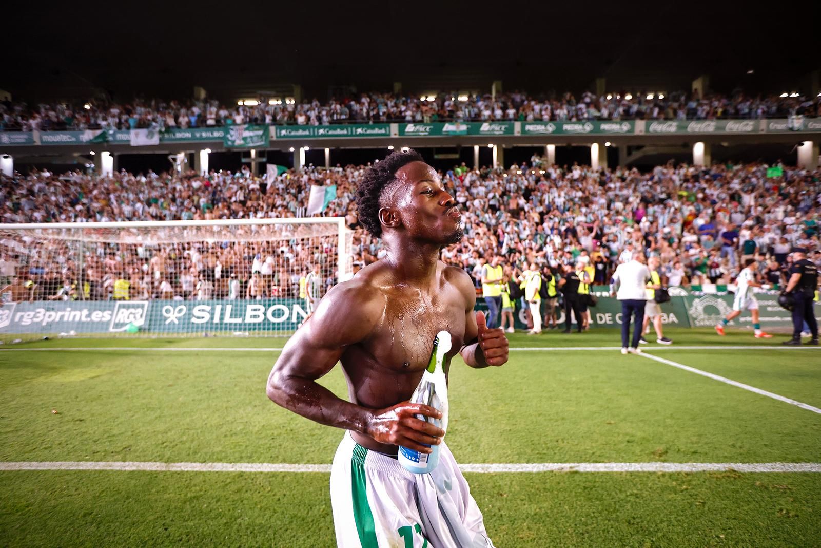 El Córdoba CF vuelve a Segunda / Las mejores imágenes de una noche para la historia
