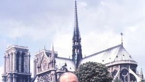 Kenneth Clark en Notre-Dame de París.