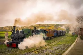 El tren histórico de Madrid que vuelve este otoño con coches de madera de hace más de 100 años: horarios, recorrido y cómo subir a bordo
