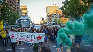 Directo | Las protestas docentes cortan los accesos a Barcelona por la ronda de Dalt y la Gran Via y la C-32 en Mataró