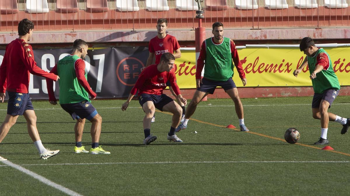 Un entrenamiento del Atlético Saguntino.