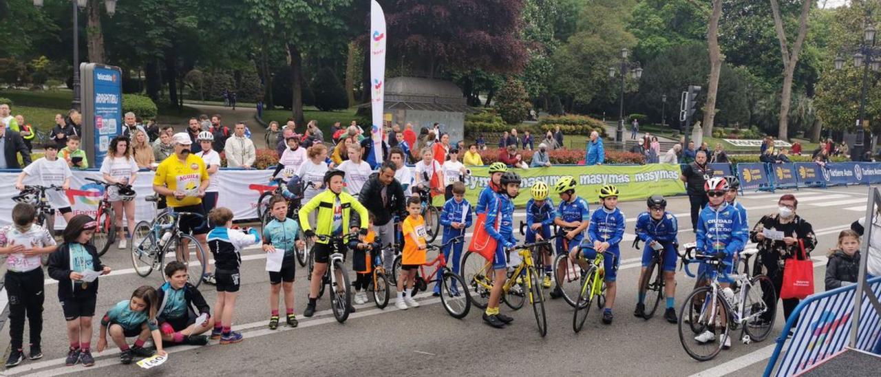 Pedaladas solidarias junto al Campo San Francisco | LNE