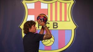 zentauroepp49056375 antoine griezmann poses during a photo call in barcelona  sp190713215048
