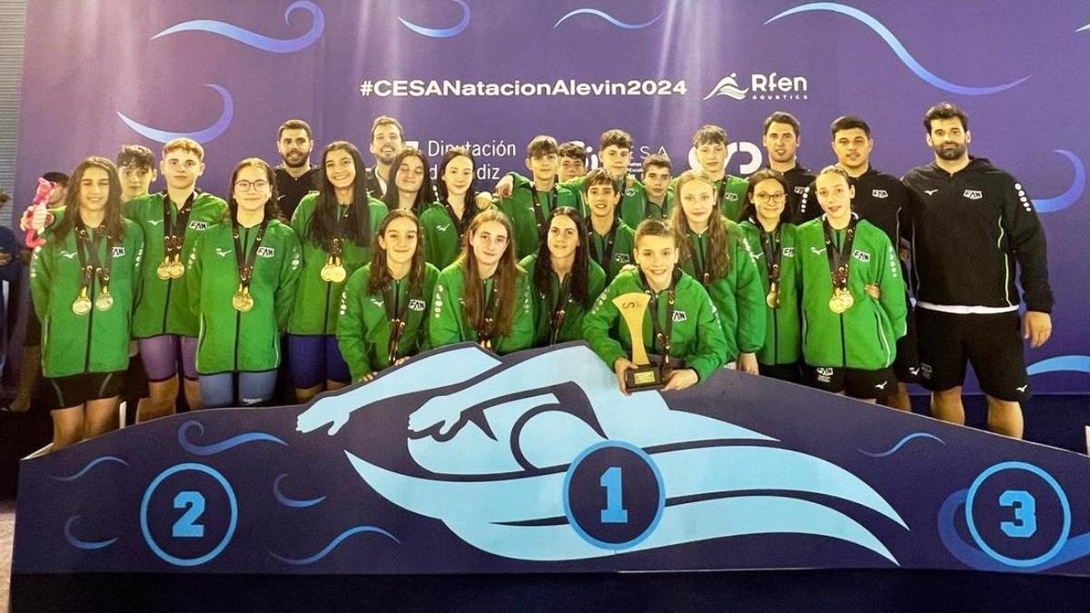 Selección andaluza alevín de natación presente en el Campeonato de España.