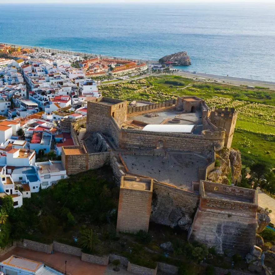 El pueblo de la Costa Tropical donde Estrella Morente siempre encuentra un motivo para volver