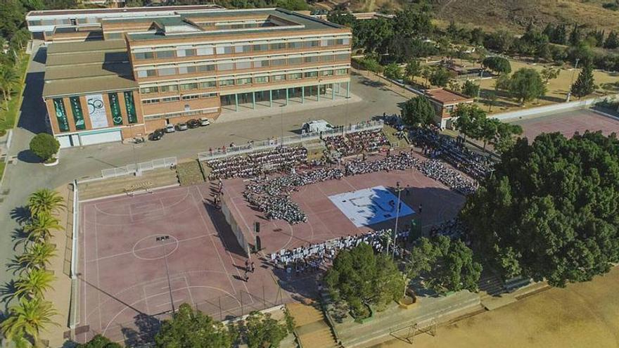 Vista aérea del colegio Los Olivos.