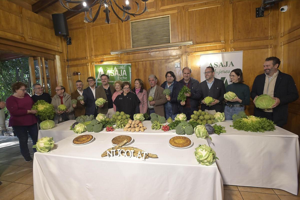 Foto de familia en la presentación de la campaña de hortaliza del Camp d'Elx