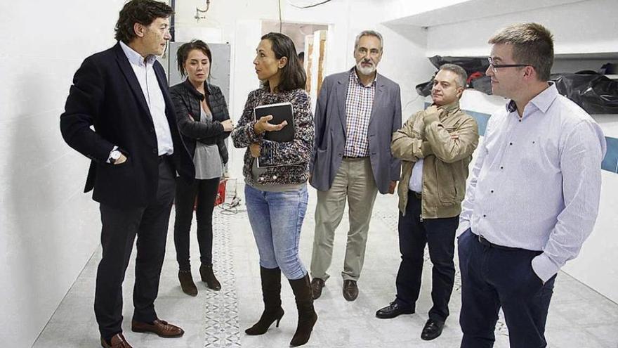 Lete Lasa visitó las instalaciones con la alcaldesa, María Ramallo.  // Santos Álvarez