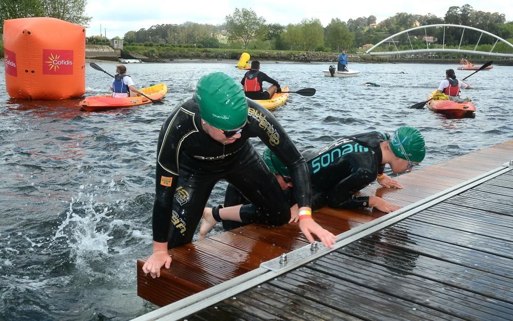 El Triatlón Motorbike Galaico Pontevedra se lleva el bronce en la categoría escolar femenina.