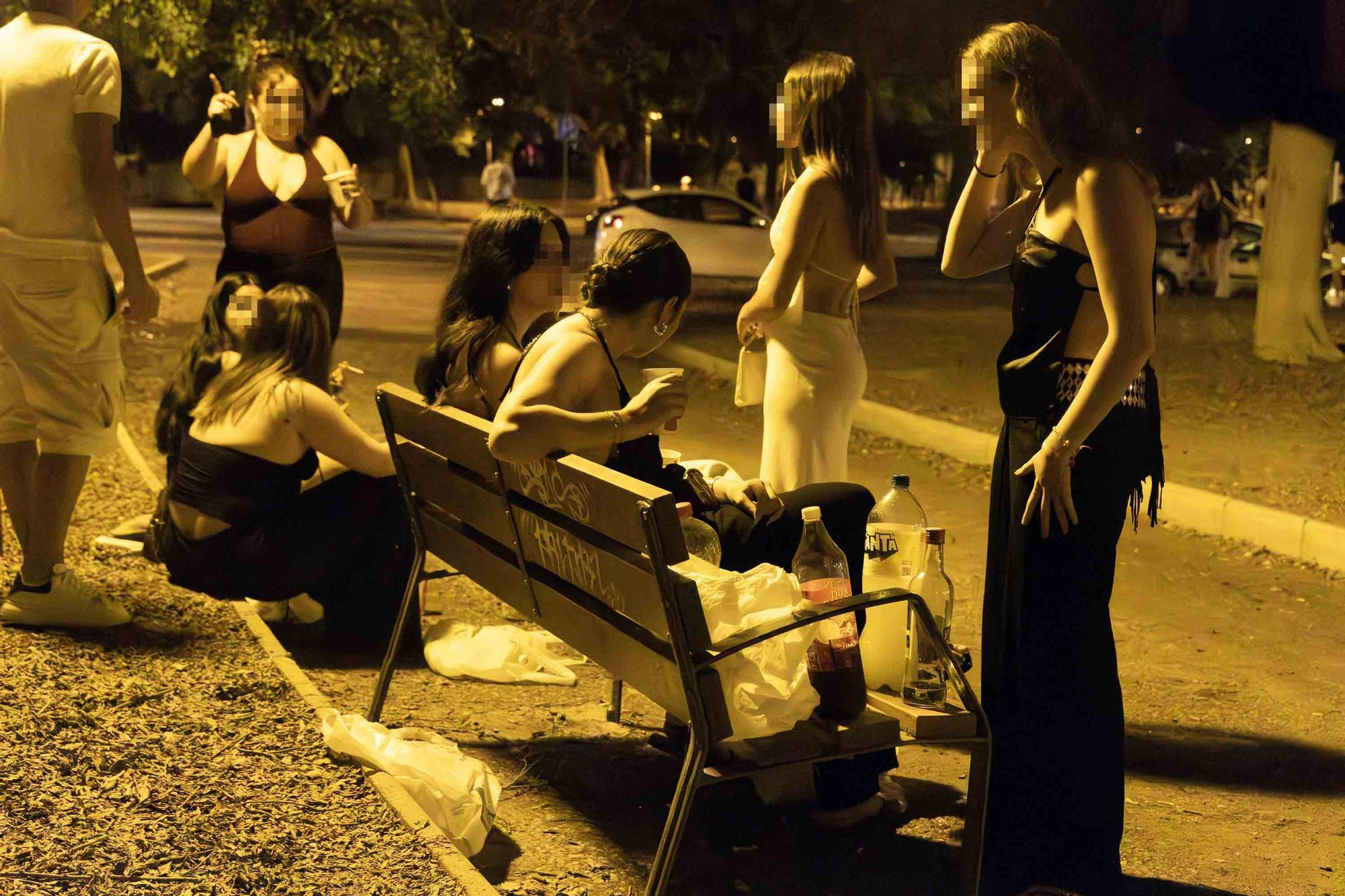 Los martes de ellas’ en la playa de San Juan: la nueva excusa para el botellón
