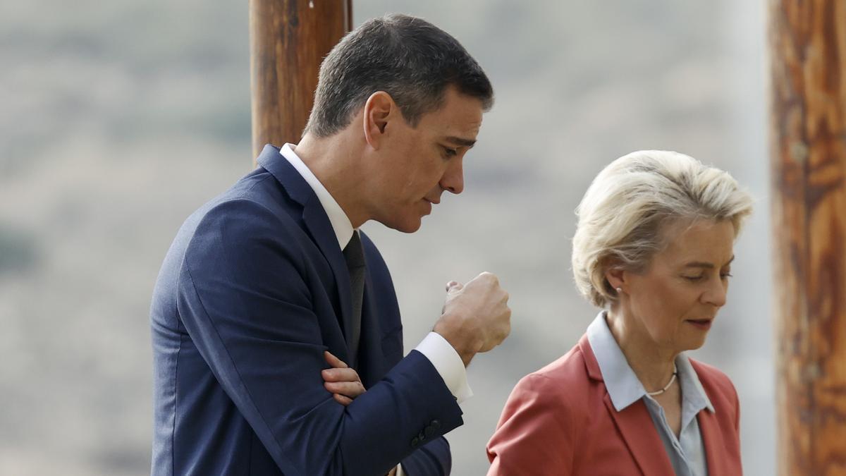 Sánchez aborda con Von der Leyen cómo desbloquear el nombramiento de Ribera en la Comisión