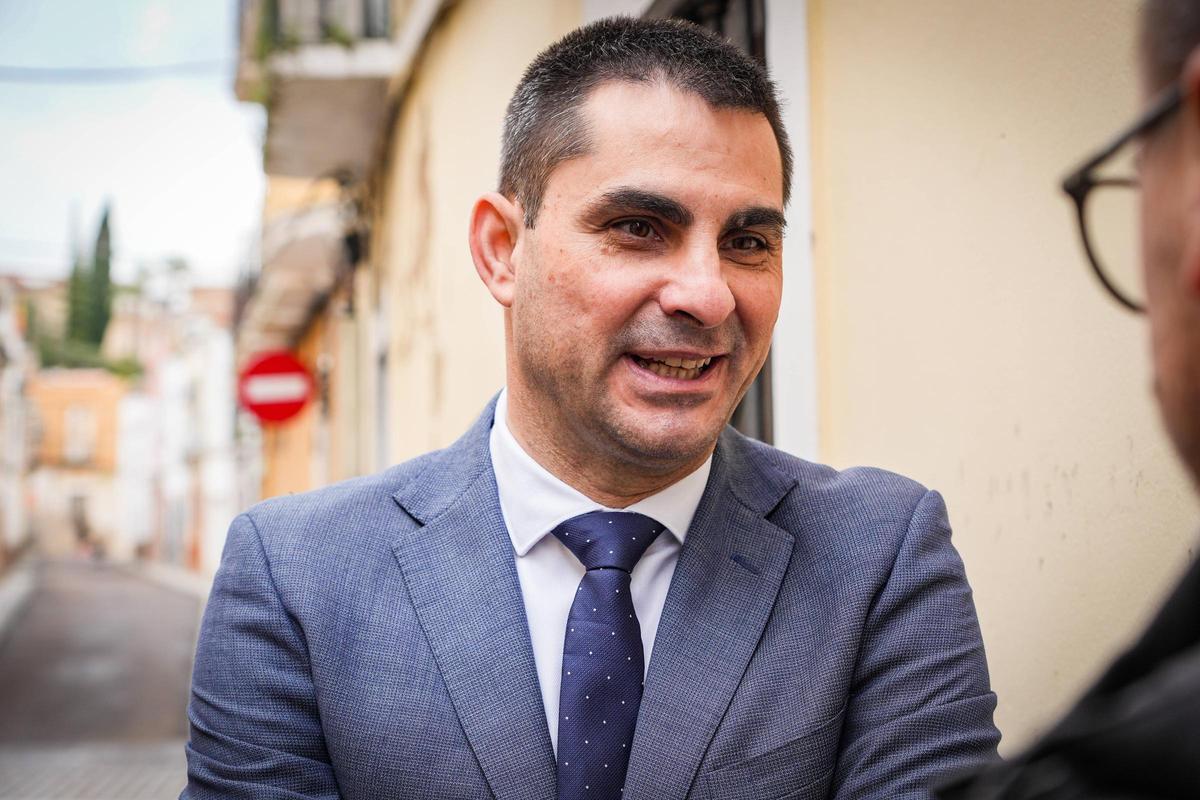 Francisco Javier Casillas, hermano mayor de la hermandad del Descendimiento y la Esperanza de Badajoz, atiende a este diario.