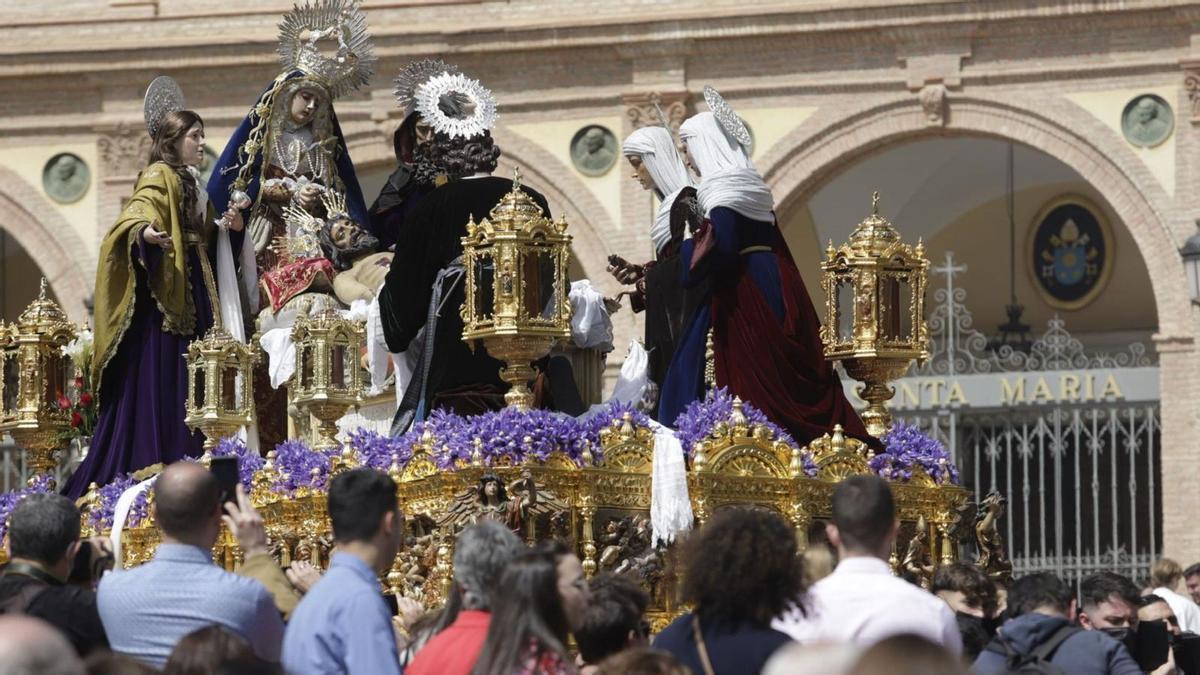 El grupo del Monte Calvario reúne a los principales fieles a Jesús durante la Pasión.