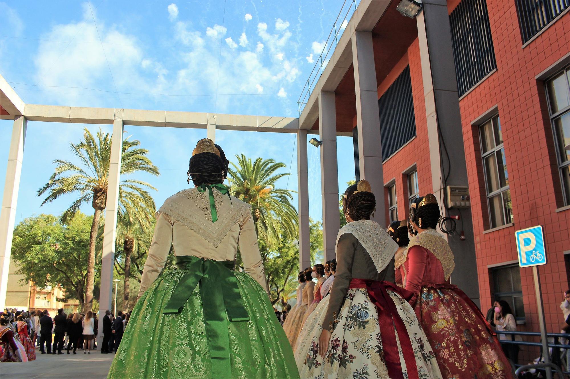 Carmen, Nerea y las cortes acompañan a las fallas de Quart y Xirivella en la procesión de la Senyera