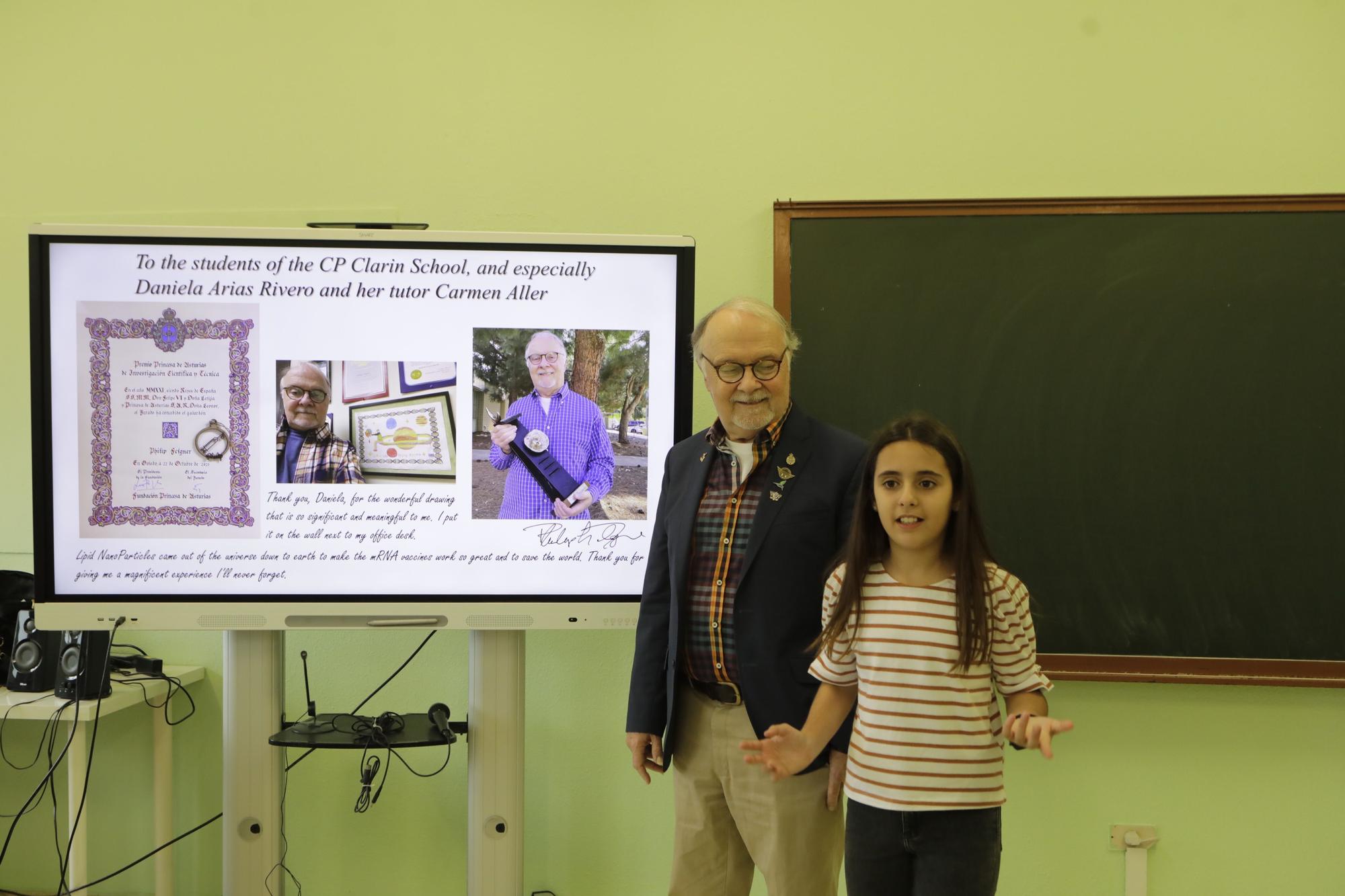 EN IMÁGENES: Philip Felgner, uno de los padres de la vacuna contra el covid, vuelve a Asturias y visita el colegio Clarin en Gijón