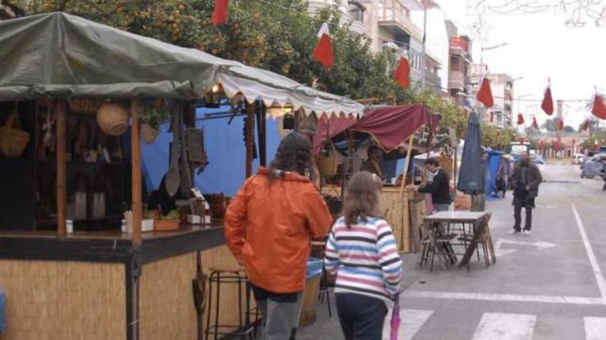 Animales, pinchos y juegos en el Mercado Navideño