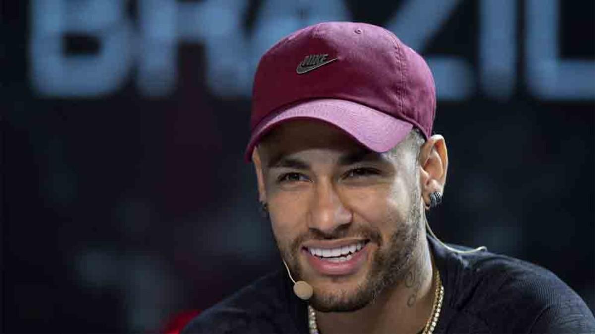 Neymar cuenta con la colaboración de su equipo personal