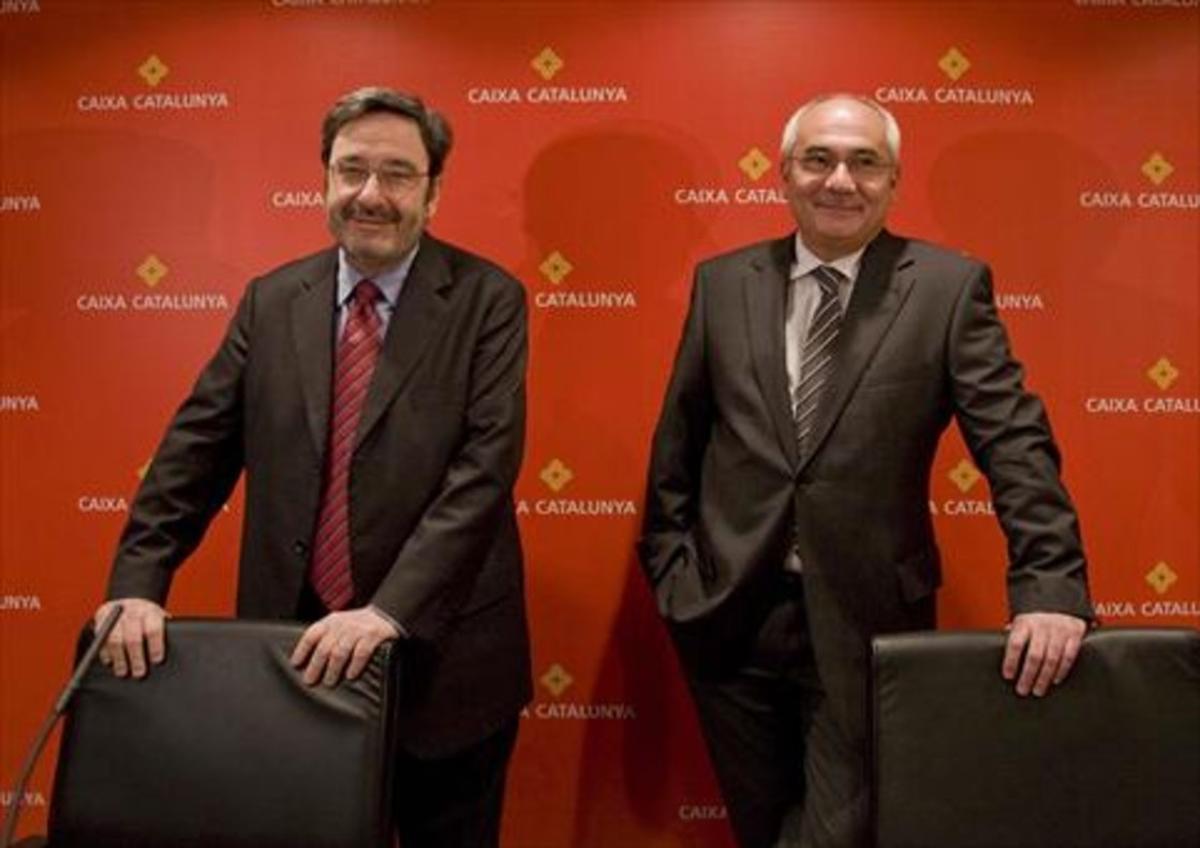 Narcís Serra (izquierda), presidente de Catalunya Caixa, y Adolf Todó, director general, en una imagen del 2009.