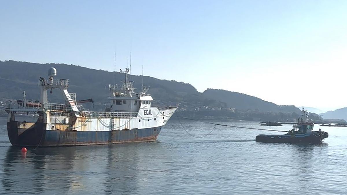 El «Praia de Rodeira», ayer por última vez en la ría de Vigo