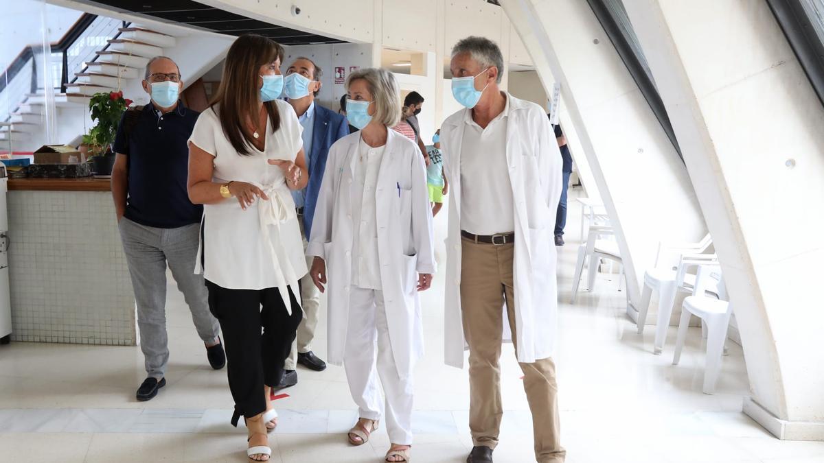 Sira Repolles, en su visita al centro de salud de Santa Isabel