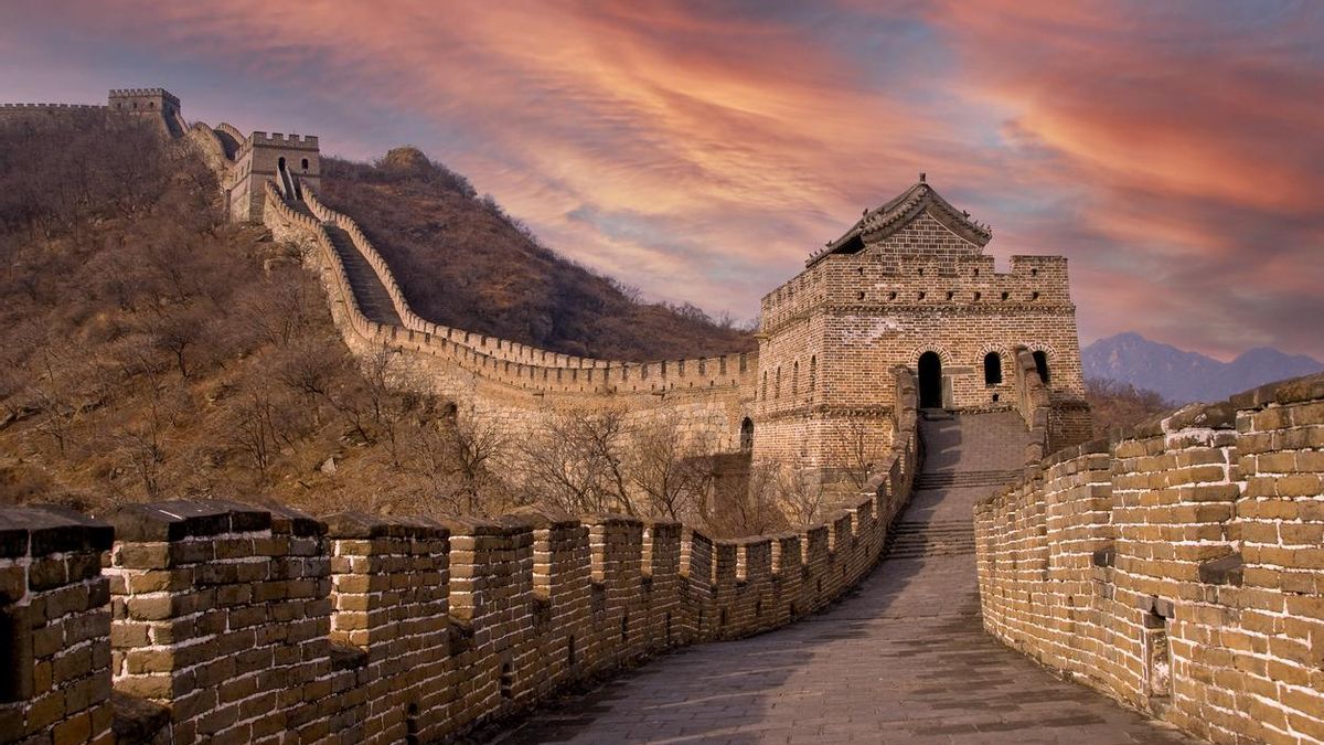 El espectacular tobogán que desciende por la Muralla China: la experiencia que todo viajero debería hacer