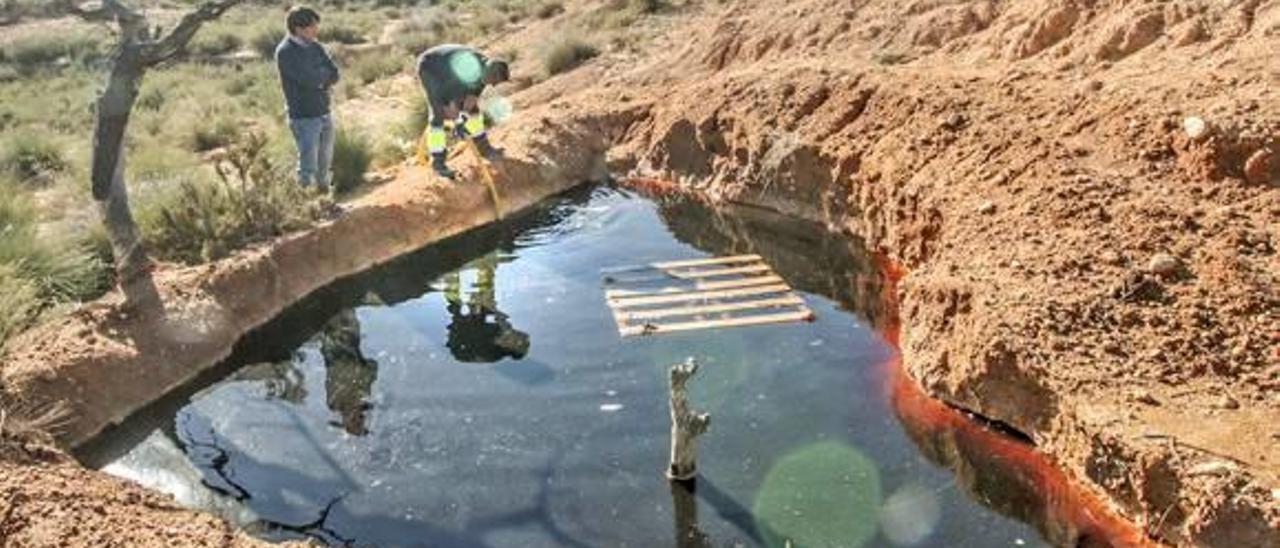 El Consell confirma que parte de los lixiviados proceden de basura enterrada en La Murada