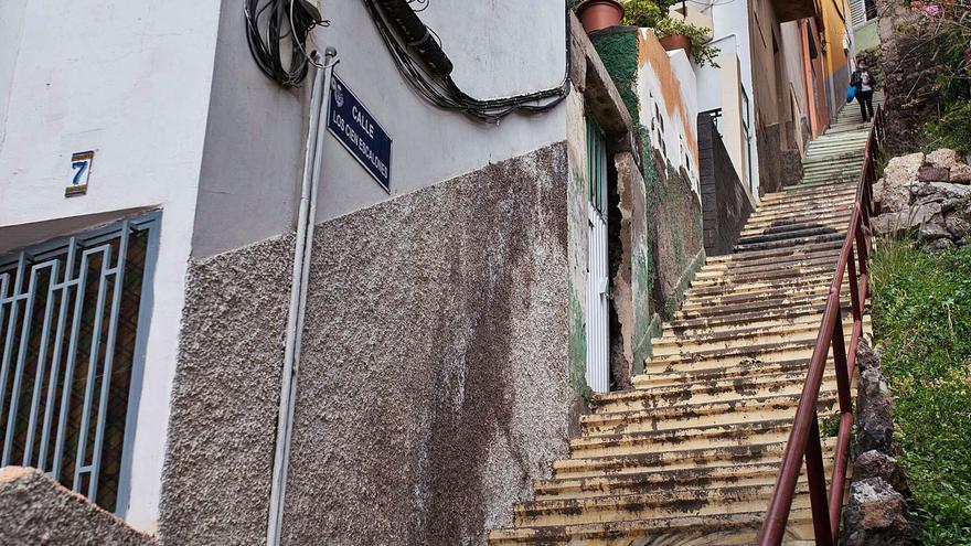 Escaleras entre viviendas en Barrio Nuevo, Santa Cruz de Tenerife.