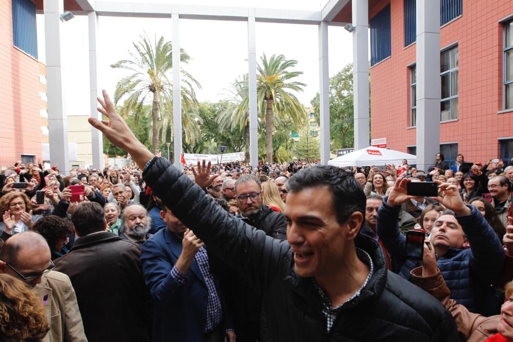 Pedro Sánchez reaparece en un acto en Xirivella